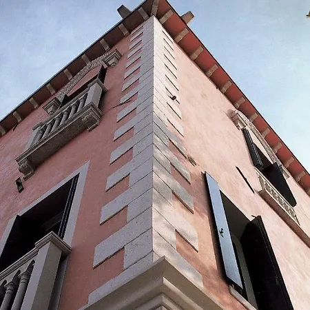 Inn La