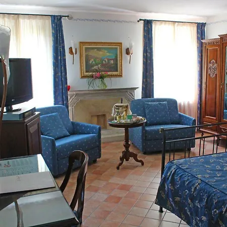 Inn La *